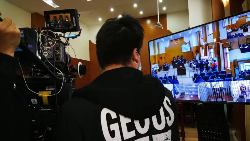 AI生成VS人工创意——叶县广告片拍摄公司的技术浪漫主义实践